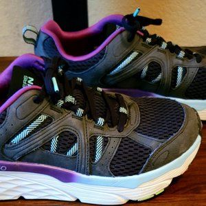 Women's Sketchers 'Ultra Go' Max Cushion shoes